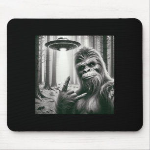 Funny Bigfoot Sasquatch Alien Ufo Selfie Graphic M Mouse Pad