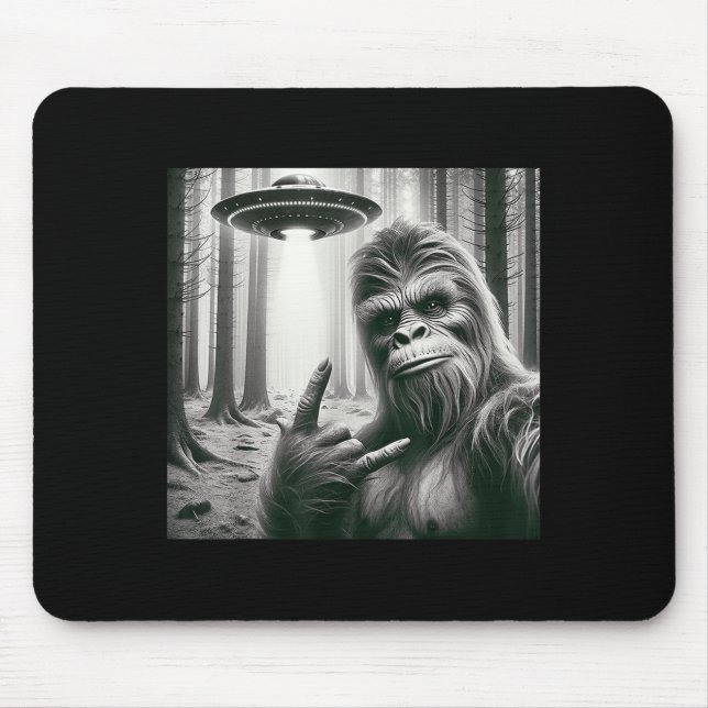 Funny Bigfoot Sasquatch Alien Ufo Selfie Graphic M Mouse Pad (Front)
