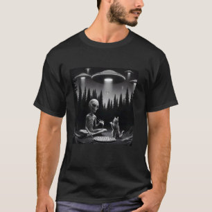Funny Cat And UFO Meme Cat With Alien Eating Pizza T-Shirt