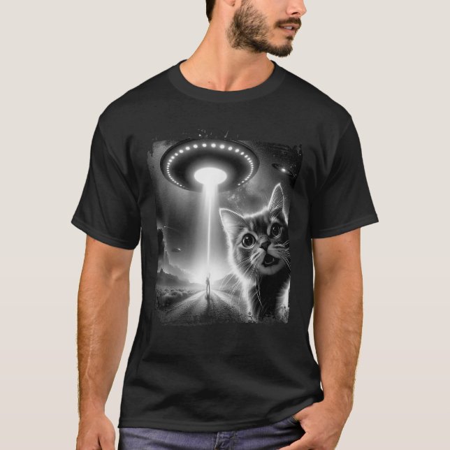 Funny Cat Selfie with UFOs Abduction Aliens  for M T-Shirt (Front)