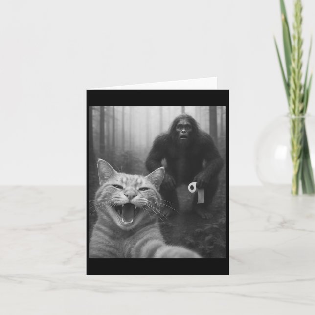 Funny Cat Surprised Happy Selfie With Bigfoot Doin Card (Front)