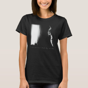 funny cat surrounded by idiots T-Shirt