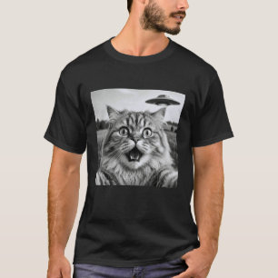 Funny Cat Taking Selfie with UFO Alien Spaceship S T-Shirt