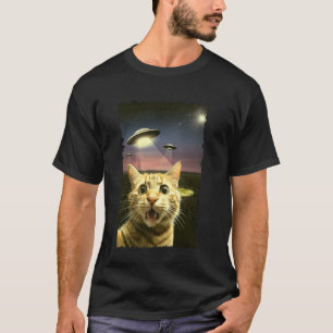 Funny Cat UFO Encounter Hilarious Cat Selfie Alien T-Shirt