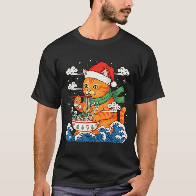Funny Christmas Ramen Cat Eating Noodles Japanese  T-Shirt (Front)