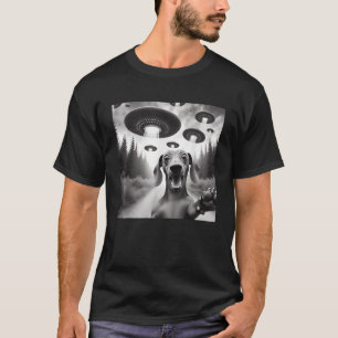 Funny Dachshund Selfie with UFOs Alien Lovers Pet T-Shirt