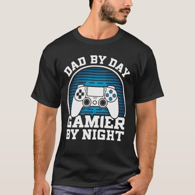 Funny Dad Gamer By Night Retro Style For Fathers T-Shirt (Front)
