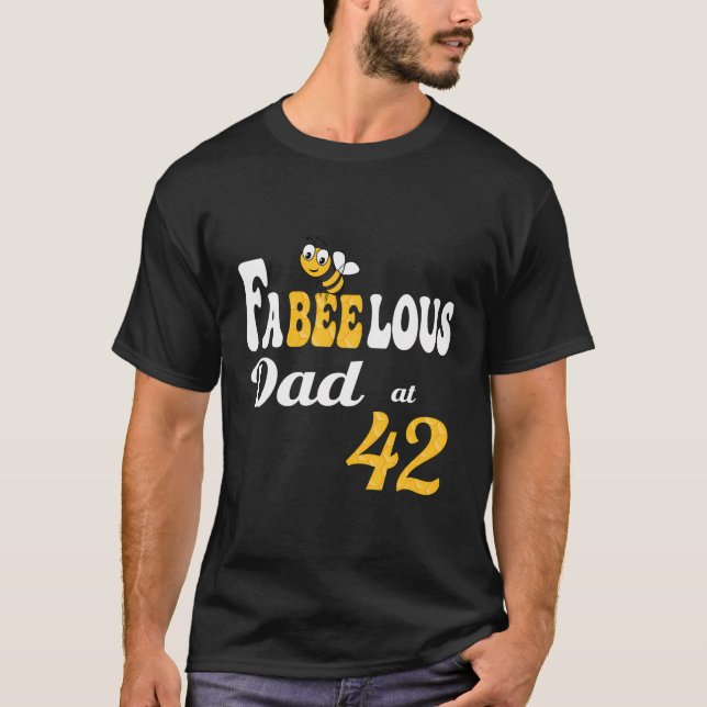 Funny Fabulous Fabeelous Dad Bee Honeycomb Daddy 4 T-Shirt (Front)