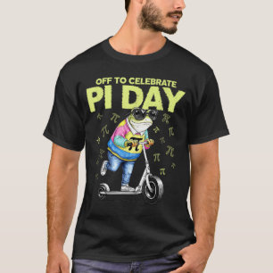 Funny frog scooter off to celebrate day men women T-Shirt