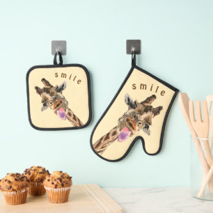 Funny Giraffe Oven Mitt & Pot Holder Set - Smile