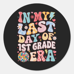 Funny Groovy In My Last Day 1st Grade Era Last Day Classic Round Sticker