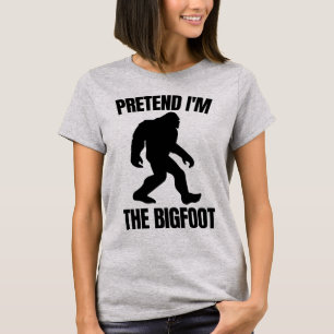 Funny Halloween 2020 - Pretend I'm The Bigfoot    T-Shirt
