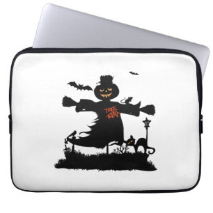 Funny halloween design with scarecrow laptop sleeve