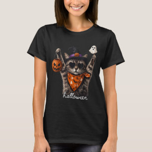 Funny halloween racoon trick or treat witch hat T-Shirt