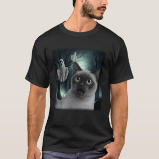 Funny Halloween Siamese Cat Selfie with Spooky Gho T-Shirt