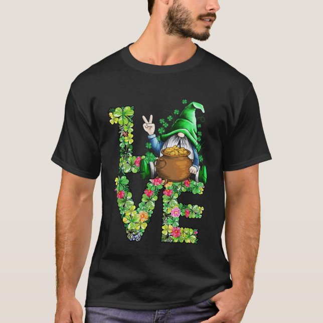 Funny LOVE Gnomes Irish Shamrock St Patrick's Day  T-Shirt (Front)