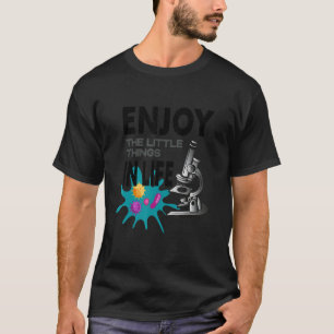 FUNNY MICROSCOPE, MICROBIOLOGISTS BIOLOGY NERD SCI T-Shirt