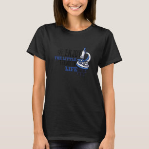 FUNNY MICROSCOPE, MICROBIOLOGISTS BIOLOGY NERD SCI T-Shirt