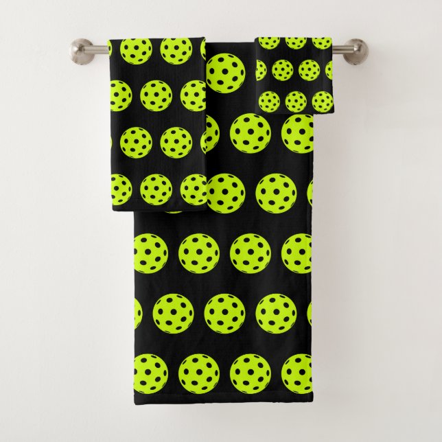 FUNNY Pickleball Pattern Yellow Novelty Bath Towel Set (Insitu)