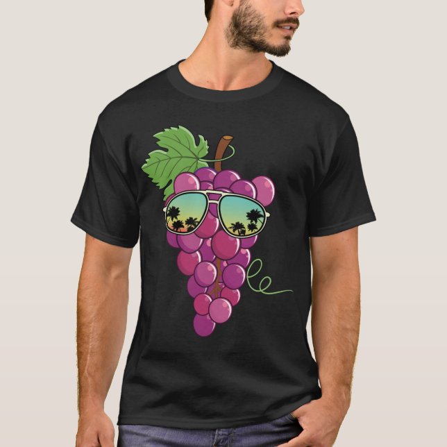 Funny Red Grapes With Sunglasses Outfit Love Grape T-Shirt (Front)