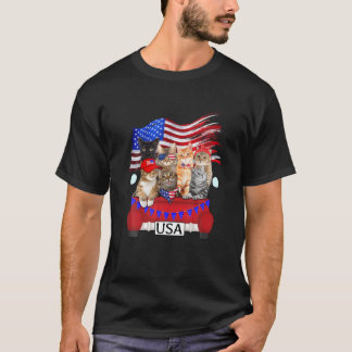 Funny Red Truck With Cats 4th of July Balloon Patr T-Shirt