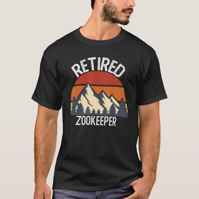 Funny Retirement Shirts for Women 2023 Retired zoo (Front)