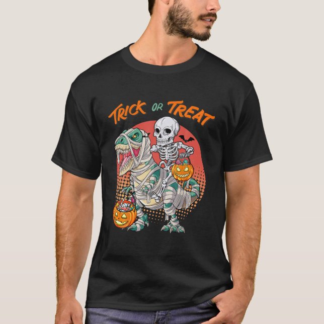 Funny Skeleton Riding Mummy Dinosaur T Rex Hallowe T-Shirt (Front)
