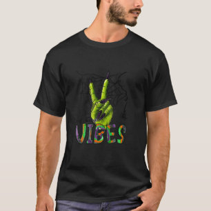 Funny Spider Witch Hand Retro Halloween Vibes Spoo T-Shirt