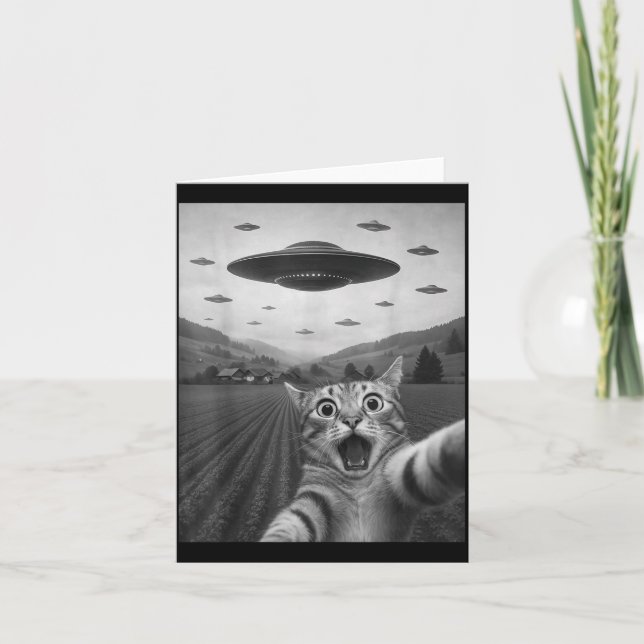Funny Surprised Ed Cat Selfie With Alien Ufo Cat U Card (Front)