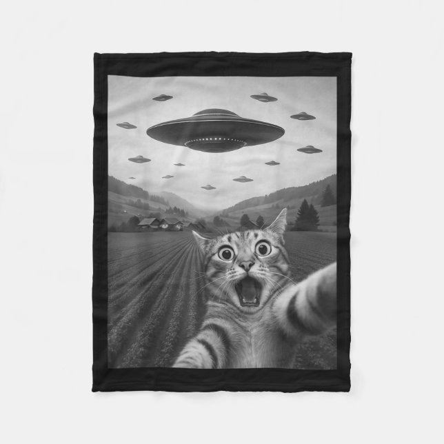 Funny Surprised Ed Cat Selfie With Alien Ufo Cat U Fleece Blanket (Front)