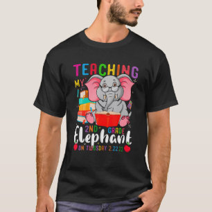 Funny Teachers Quote Teaching 2Nd Grade On Twosday T-Shirt