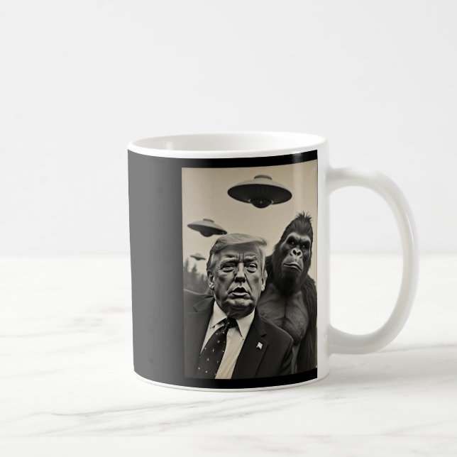 Funny Trump Bigfoot Selfie With Ufos Weird Alien  Coffee Mug (Right)