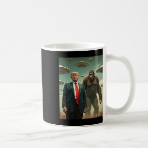 Funny Trump Bigfoot Ufo Alien Encounter Uap Friend Coffee Mug