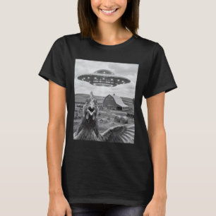 Funny Ufo Chicken Selfie Meme Encounter Alien In T T-Shirt