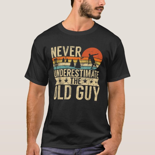 Funny Ultimate Frisbee The Old Guy Disc Golf Mens T-Shirt (Front)