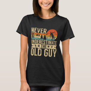 Funny Ultimate Frisbee The Old Guy Disc Golf Men's T-Shirt