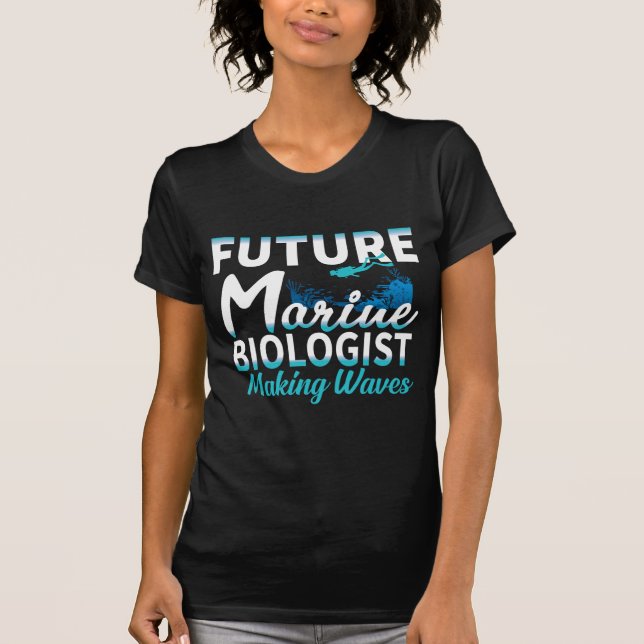 Future Marine Biologist making waves T-Shirt (Front)