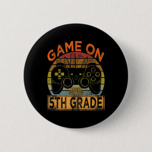 Game On 5th Grade Welcome Back To School Gamer Boy 6 Cm Round Badge