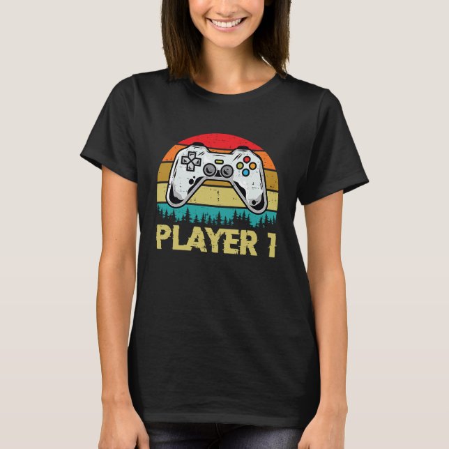 gamer player 1 player 2 matching couple video game T-Shirt (Front)