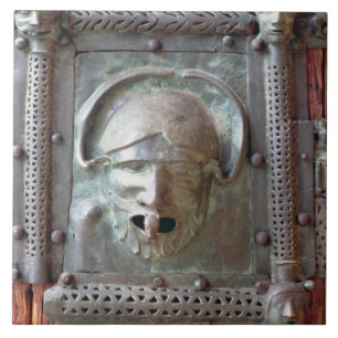 Gargoyle panel from the left door of the portal, 1 tile