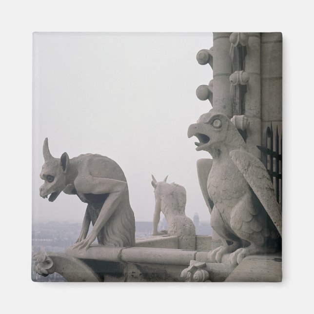 Gargoyles on the balustrade of the Grande Magnet (Front)
