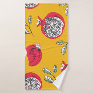 Garnet Fruit: Hand-Drawn Vintage Pattern. Bath Towel