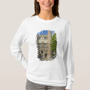 Gate to Trinity College and rows of bicycles, T-Shirt