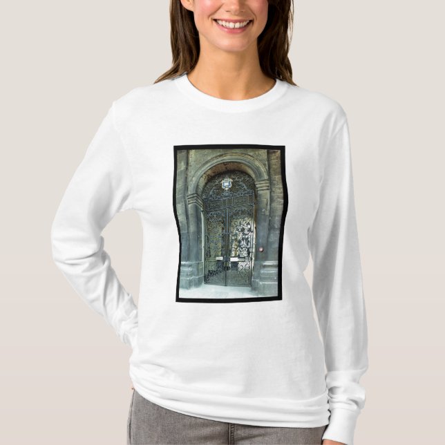 Gates, transom panel and overthrow T-Shirt (Front)