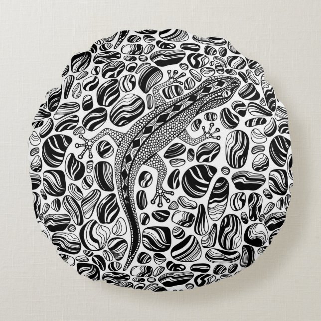 Gecko and pebbles round cushion (Front)