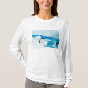 gentoo penguin, Pygoscelis Papua, jumping off T-Shirt