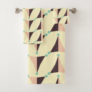 Geometric pattern in retro vibe bath towel set