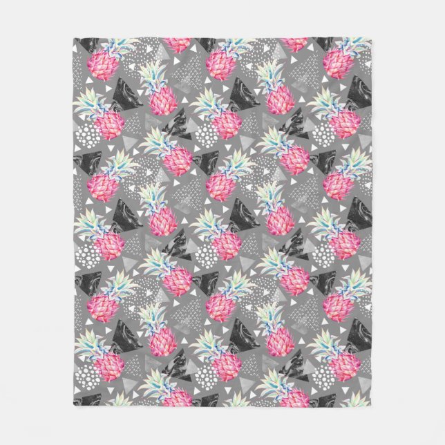 Geometric Pineapple Textured Pattern Fleece Blanket (Front)