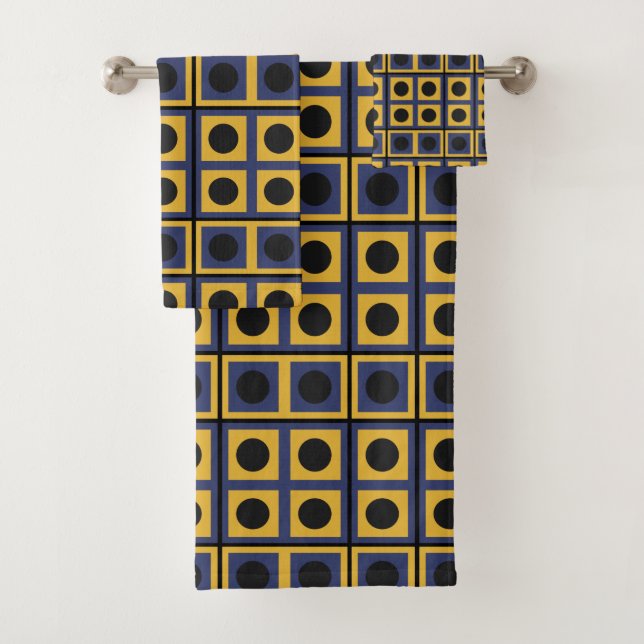 Geometric Square Circle Pattern Bath Towel Set (Insitu)