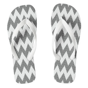 Geometric zigzag pattern 2 thongs